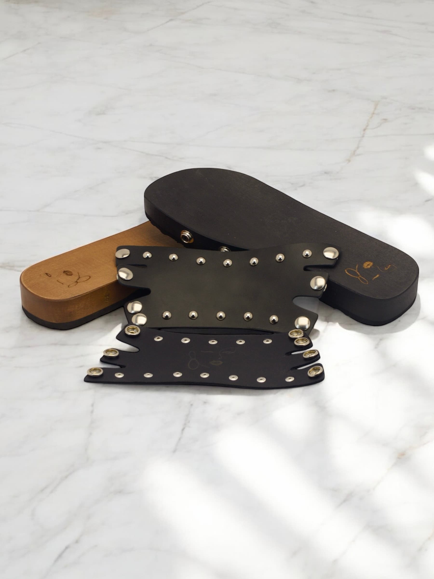 Tomaia Nero Borchiato